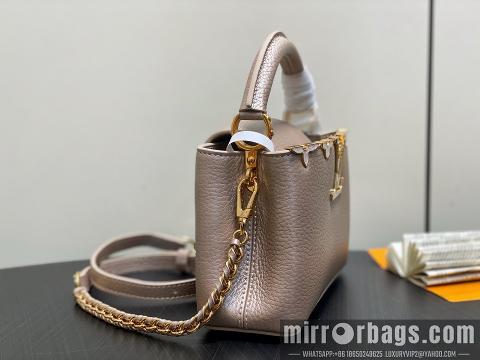 LV Bags Cap M22436 21x14x8cm gf