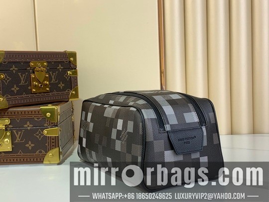 LV Bags Dopp Kit m15109 15x16.5x28cm gf