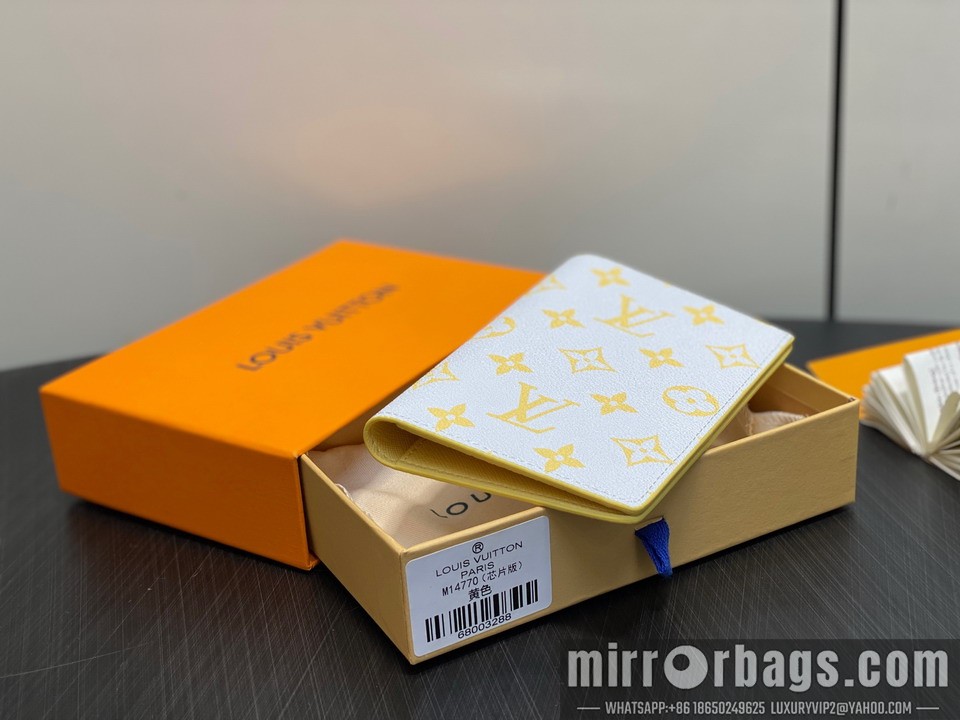 LV Bags M14770 10x14x2.5cm gf1