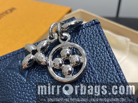 LV Bags Charms M26525 10.2x7.3x0.3cm gf