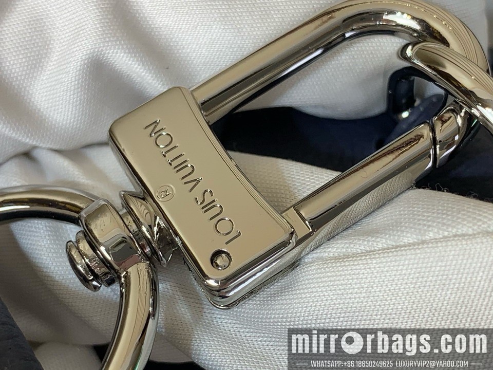 LV Bags Avenue M15269 16x33x5.7cm gf