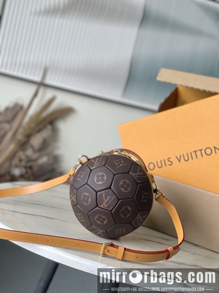 LV Bags SoccerBall M13894 19x19x19cm gf