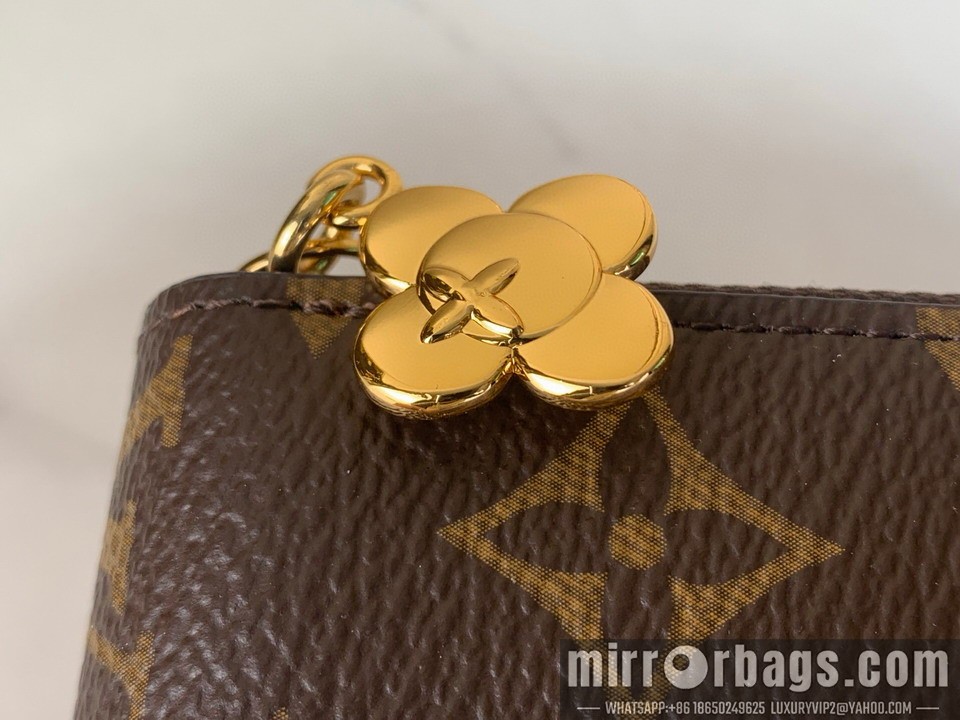 LV Bags Zippy m26256 19.5x10.5x2.5cm gf