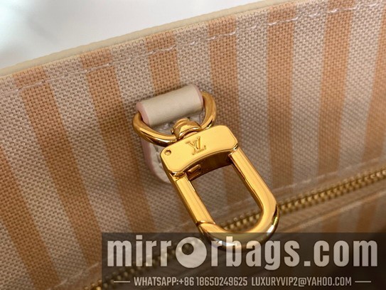 LV Bags On M14403 19x11.5x25cm gf