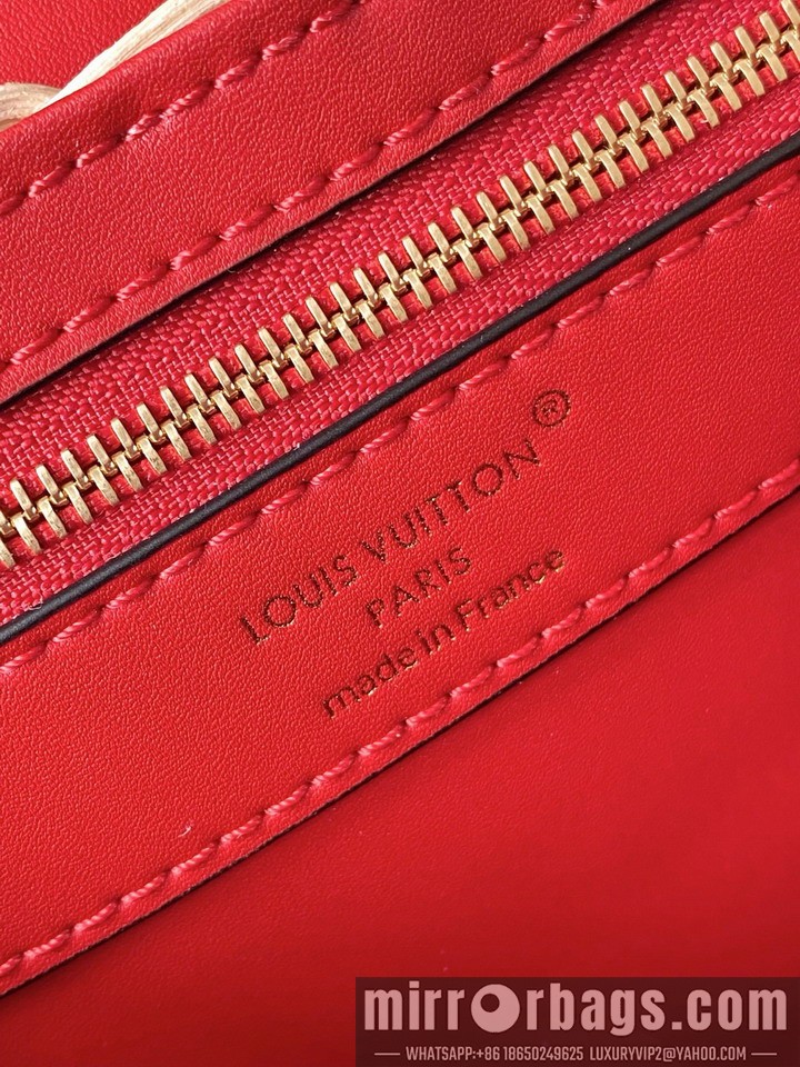 LV Bags Cap M48865 21x14x8cm gf3