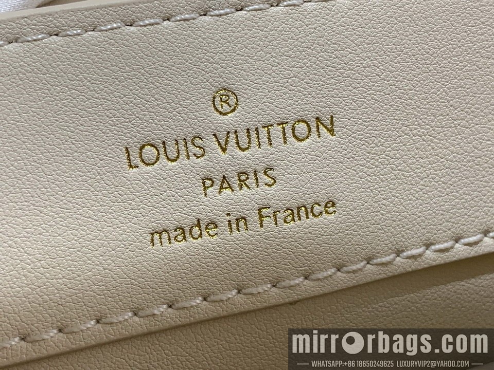 LV Bags Cap m48865 13.6x8x21cm gf