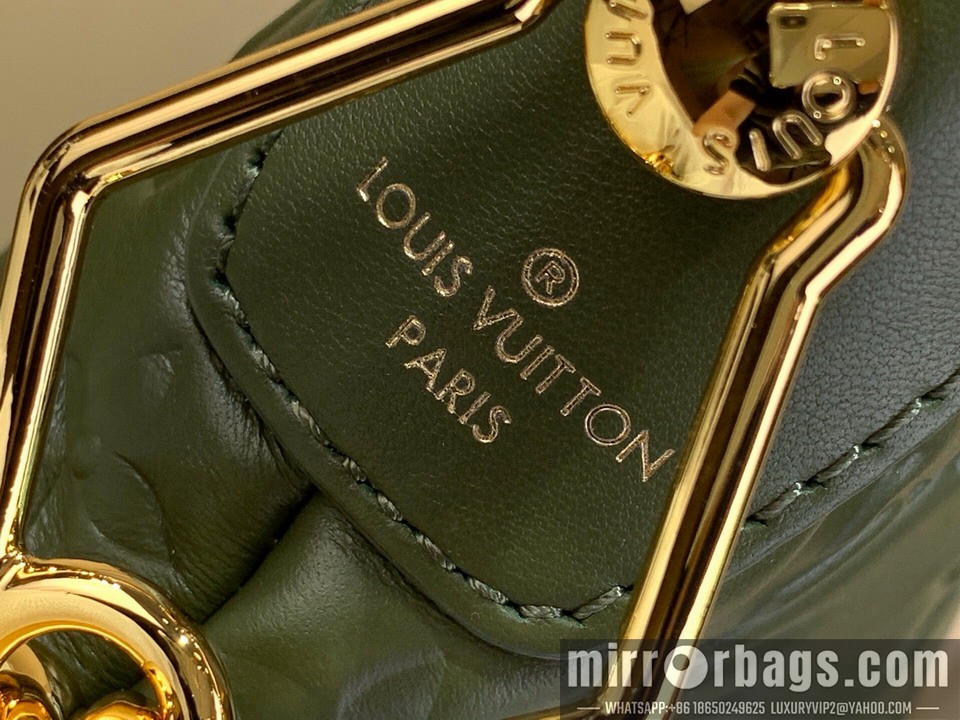 LV Bags Coussin m15228 38x33x10cm gf
