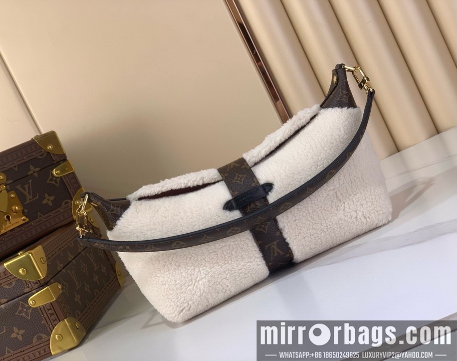 LV Bags Mia M26245 14.5x8x22cm gf