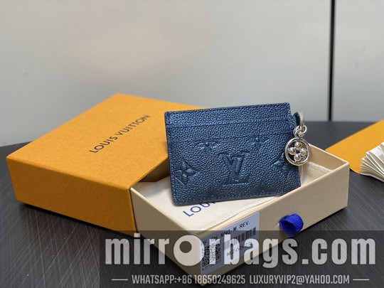 LV Bags Charms M26525 10.2x7.3x0.3cm gf