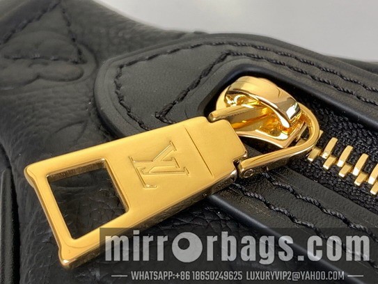 LV Bags Bumbag m14353 31x15x6cm gf