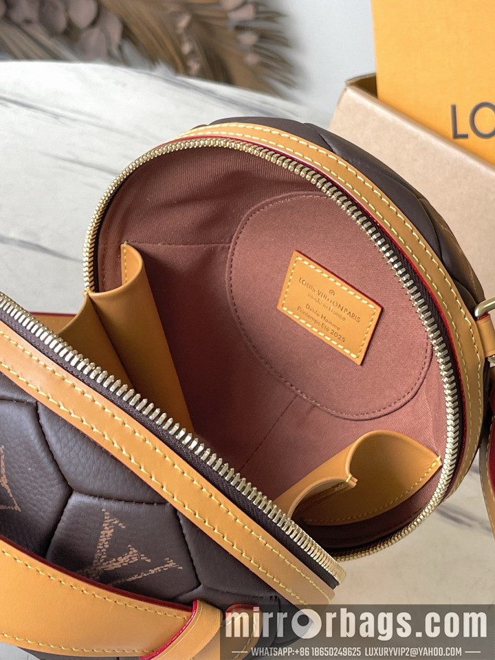 LV Bags SoccerBall M13894 19x19x19cm gf
