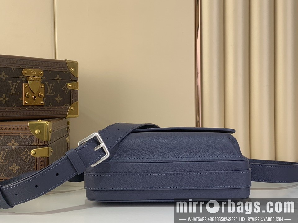 LV Bags Boarding m15260 18x9x24cm gf