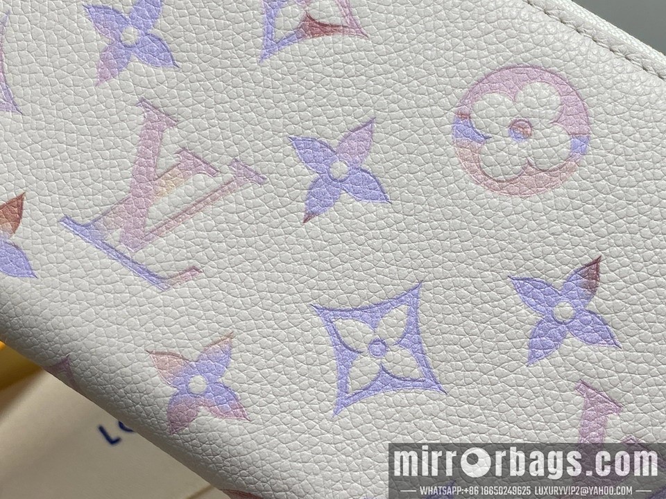 LV Bags Zippy M25594 7.7x4.1x1cm gf