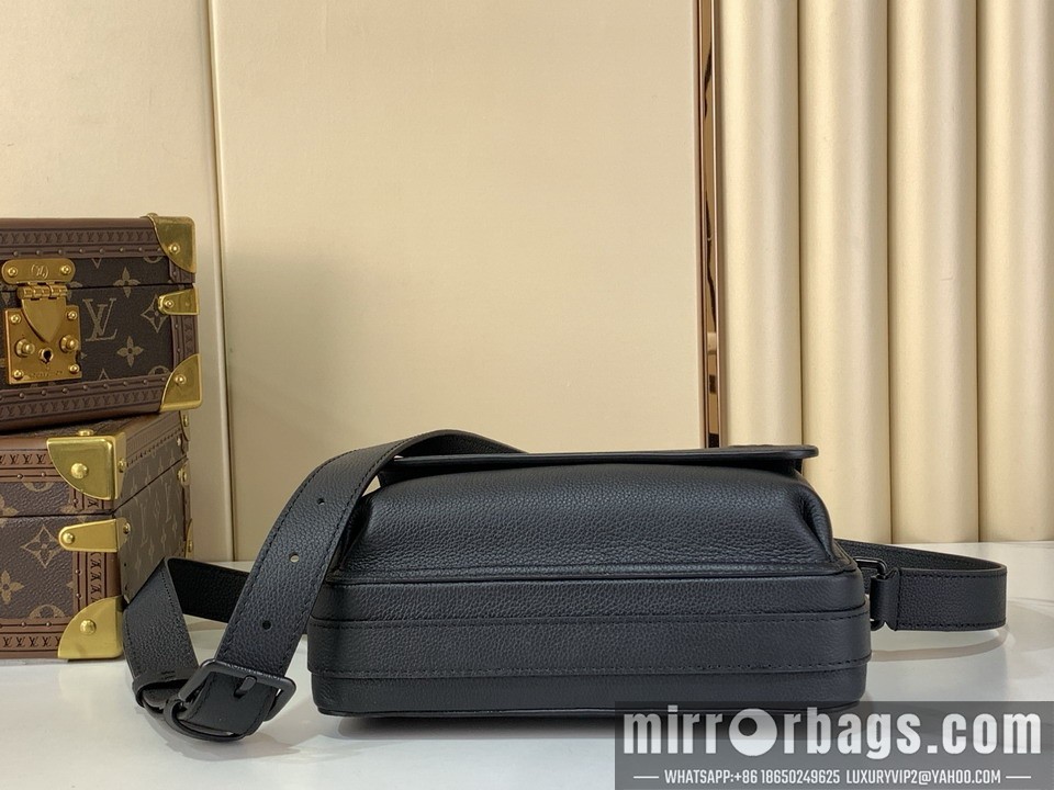 LV Bags Boarding m15265 18x9x24cm gf