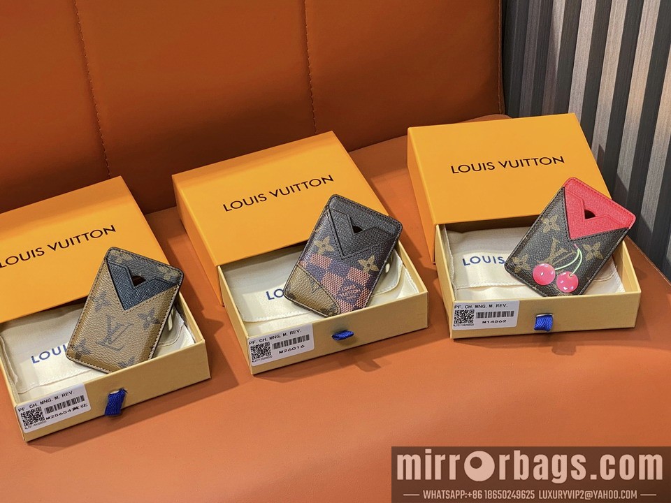 LV Bags Magnet M14562 9.5x0.5x6.5cm gf