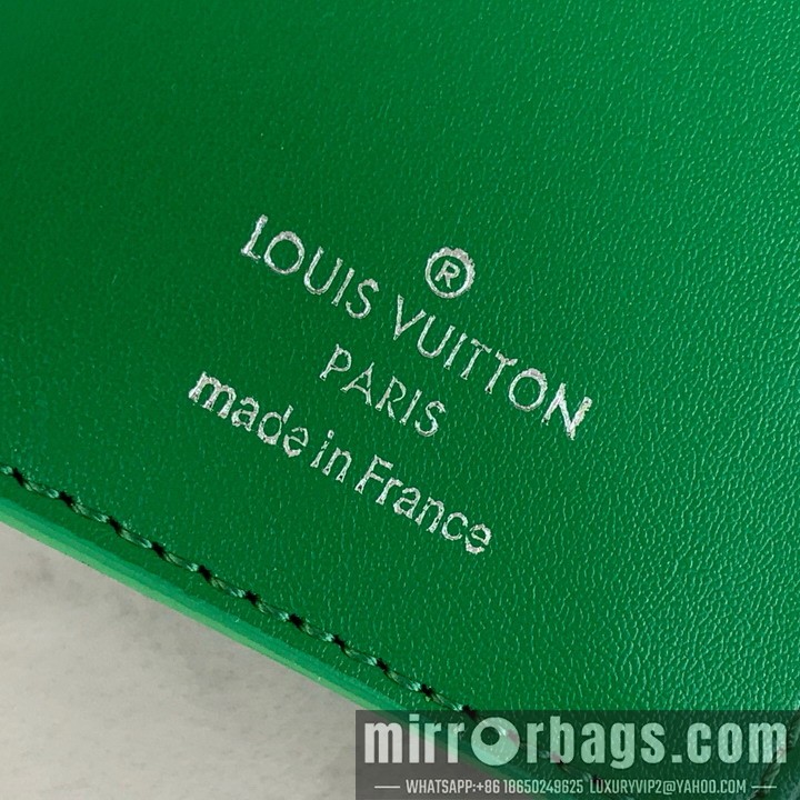 LV Bags R20005 14.5x2x10cm gf11