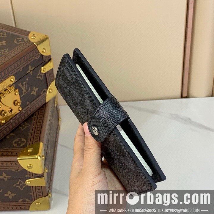 LV Bags R20005 14.5x2x10cm gf6