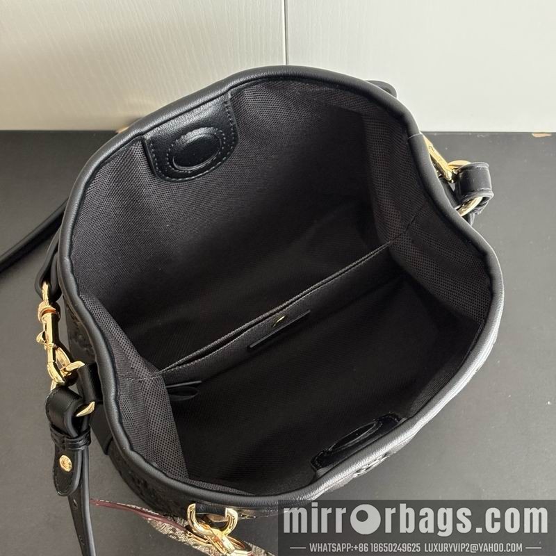 1:1 Gucci Bags 815118 19x18x11cm DF 3色
