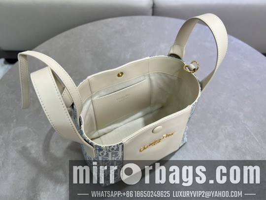 Dior Bags Dior Signature 2840 21x19x11cm yz