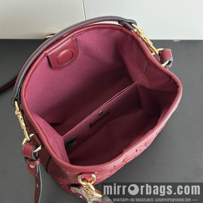 1:1 Gucci Bags 815118 19x18x11cm DF 3色