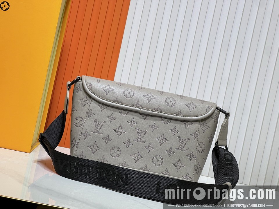 1:1 Louis Vuitton Bags Pulse M14116 26.6x17x11cm ss