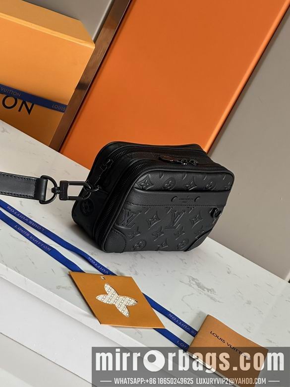 1:1 Louis Vuitton Bags M82544 11X18.5X6.5cm WP