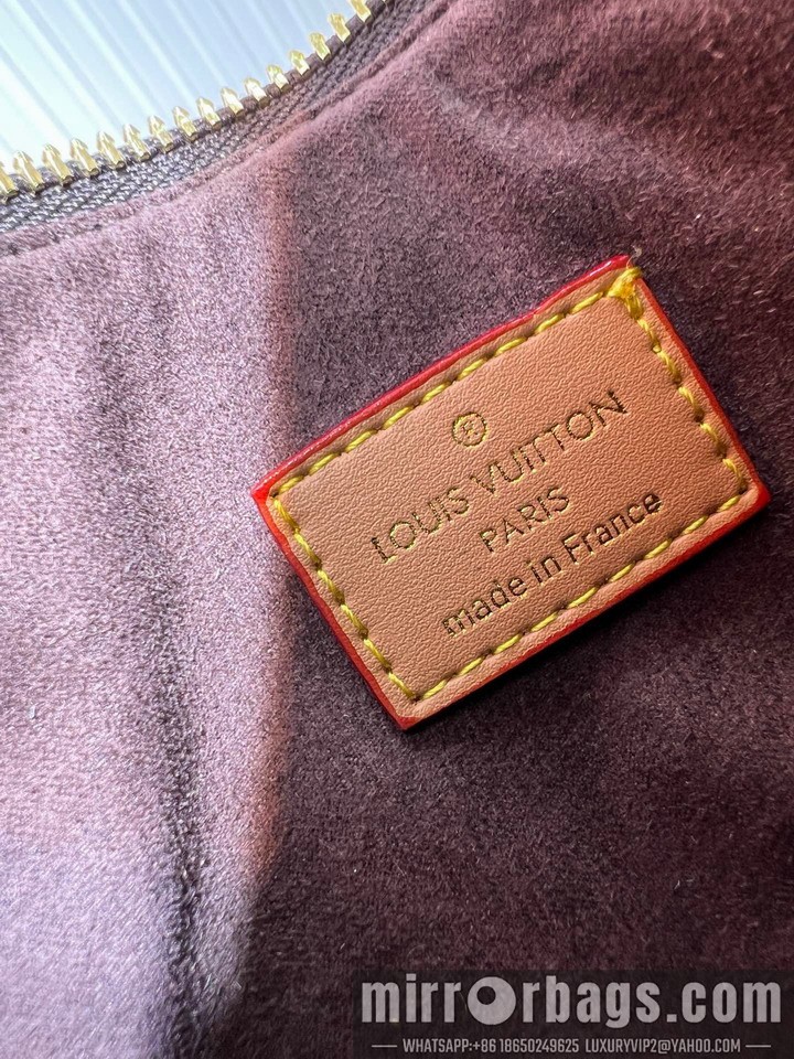 1:1 Louis Vuitton Bags Loop M12939 22x9x33cm ss
