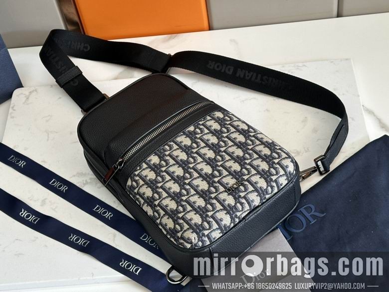 1:1 Louis Vuitton Bags 93915 17X26X8cm WP 2colour
