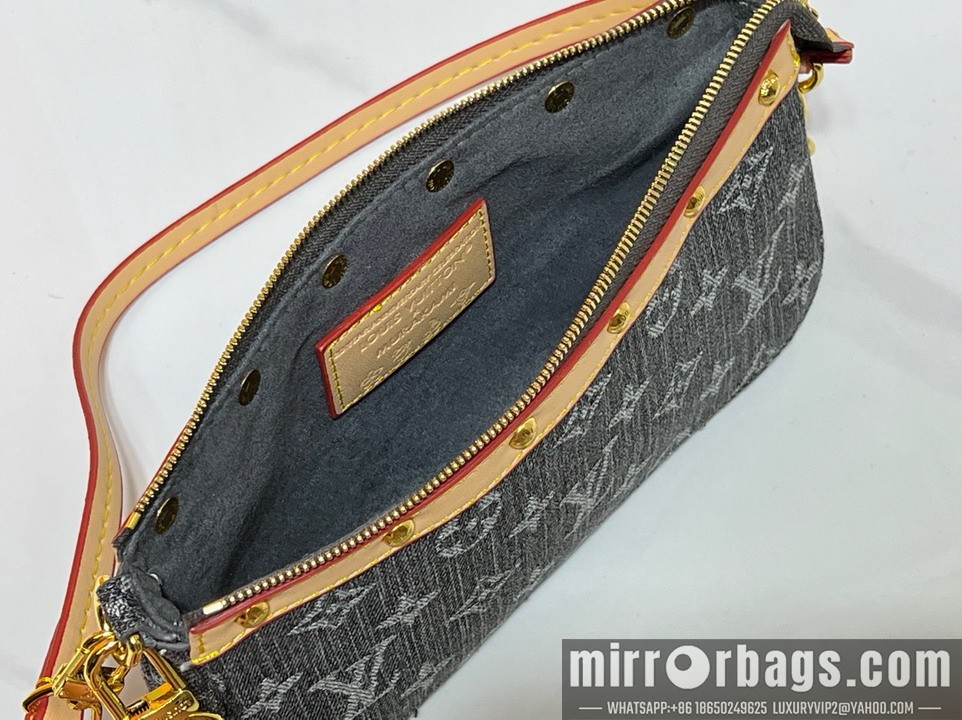 1:1 Louis Vuitton Bags Pochette Acc M13404 22x13x4cm ss3