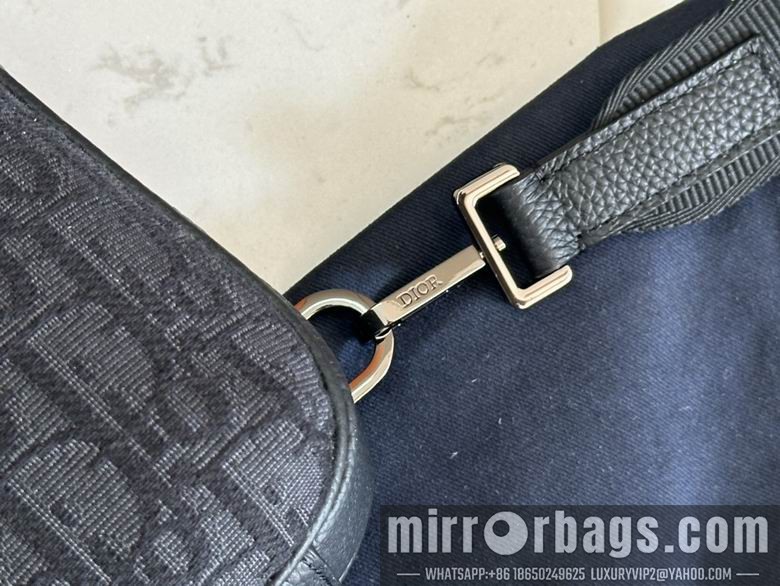 1:1 Louis Vuitton Bags 93915 17X26X8cm WP 2colour