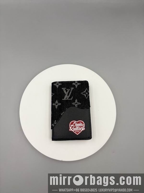 1:1 Louis Vuitton Bags M81015 8x11x1cm ZC 2色