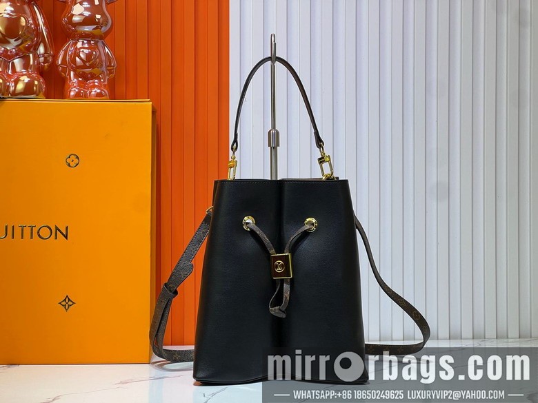 1:1 Louis Vuitton Bags Bloom M13843 16x21x21cm ss