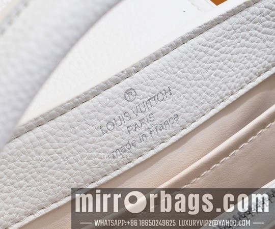 1:1 Louis Vuitton Bags Cap M24671 22x12x8cm ss1