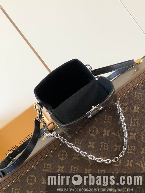 1:1 Louis Vuitton Bags M12362 17.6X6X12.5cm WP