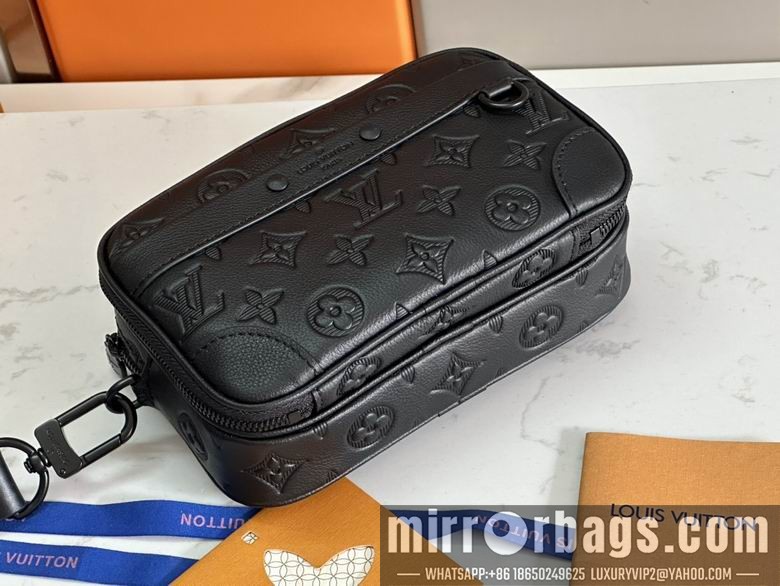 1:1 Louis Vuitton Bags M82544 11X18.5X6.5cm WP