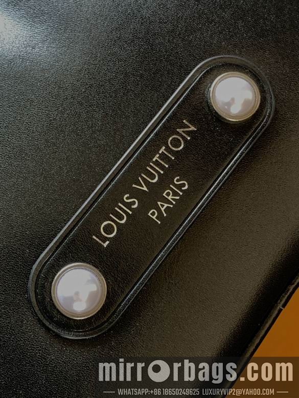 1:1 Louis Vuitton Bags M13988 15X11X25cm WP