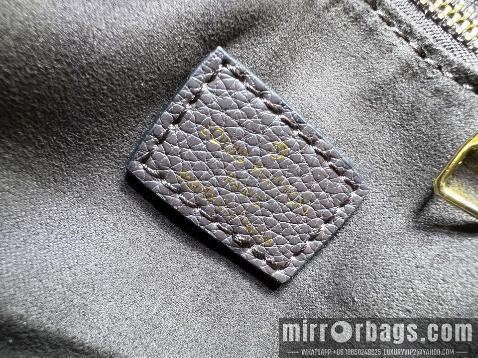 1:1 Louis Vuitton Bags M13668 40x20x25cm ss2