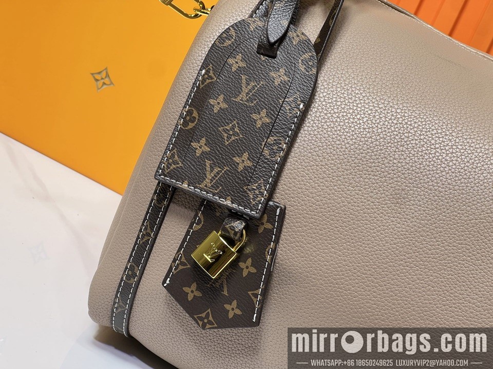 1:1 Louis Vuitton Bags M13668 40x20x25cm ss