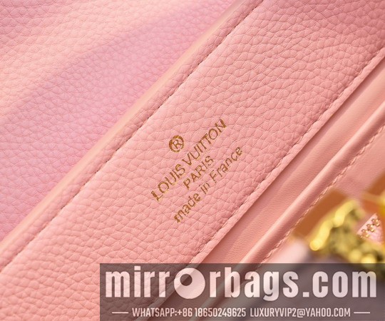 1:1 Louis Vuitton Bags Cap M24664 33x19x9cm ss2