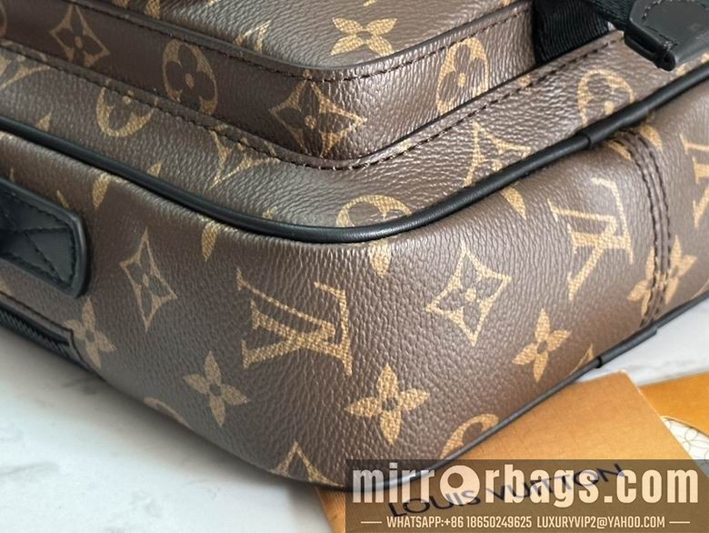 1:1 Louis Vuitton Bags Quest 46973 18X18X10cm WP