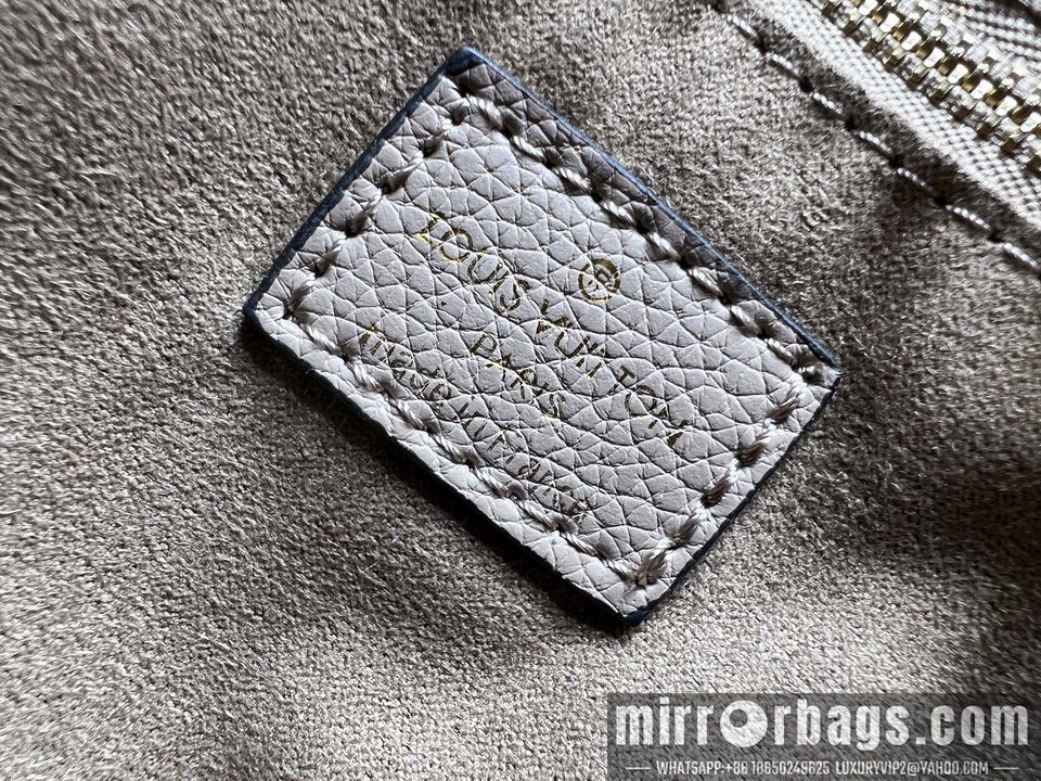 1:1 Louis Vuitton Bags M13668 40x20x25cm ss