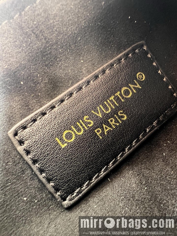 1:1 Louis Vuitton Bags Liv chette 25784 23x10x4cm ss1