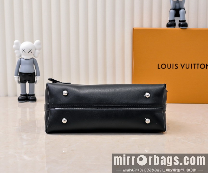 1:1 Louis Vuitton Bags M13014 26x17x10cm ss