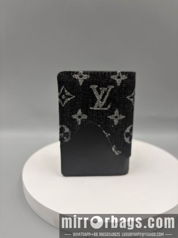 1:1 Louis Vuitton Bags M81015 8x11x1cm ZC 2色