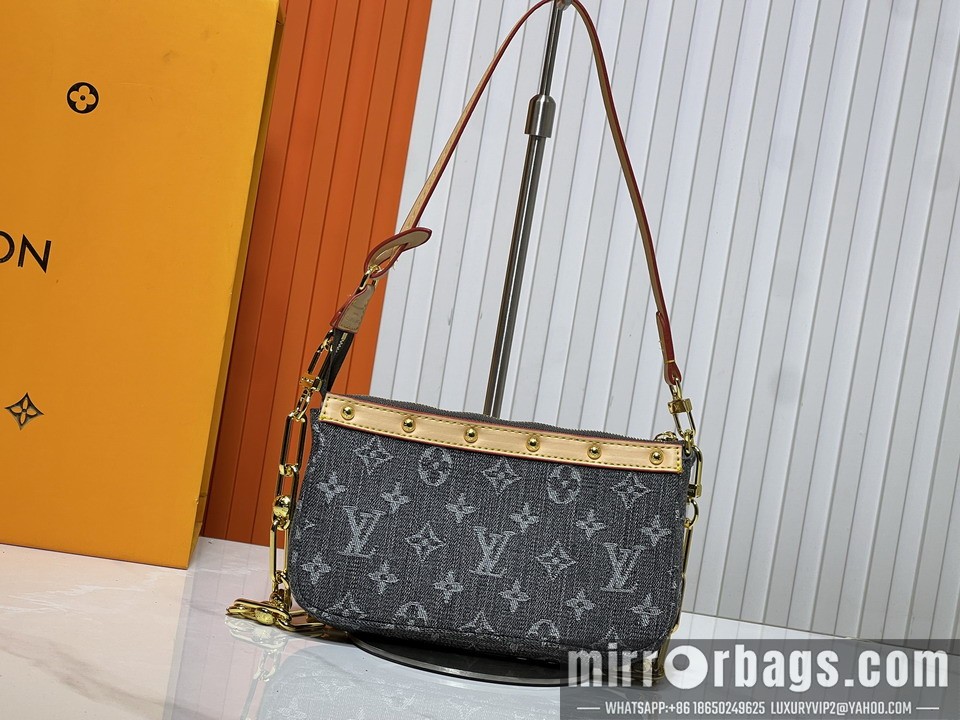 1:1 Louis Vuitton Bags Pochette Acc M13404 22x13x4cm ss3