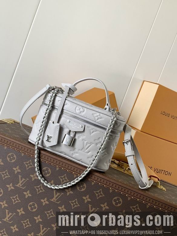 1:1 Louis Vuitton Bags M13593 11.5X6.5X19cm WP