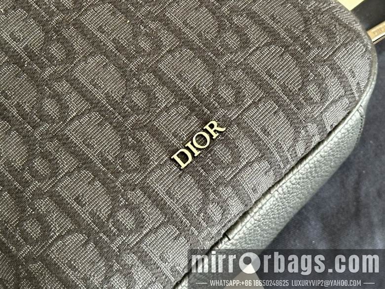 1:1 Louis Vuitton Bags 93915 17X26X8cm WP 2colour