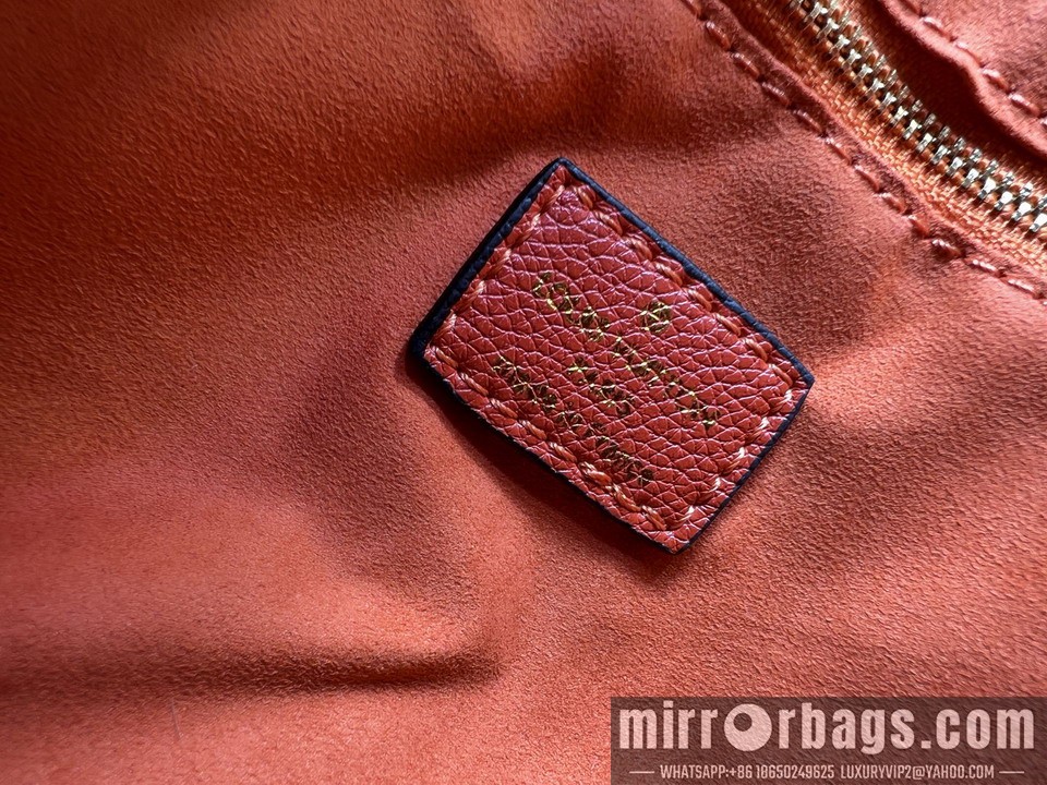 1:1 Louis Vuitton Bags M13668 40x20x25cm ss4