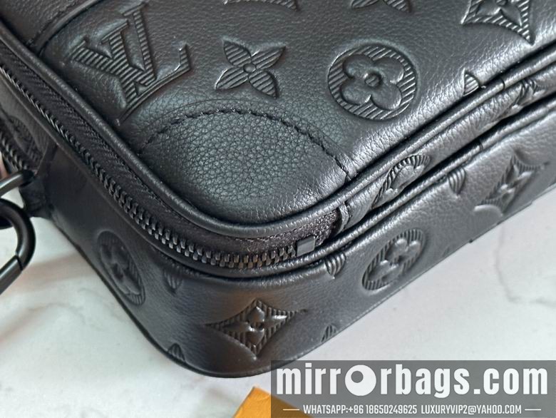 1:1 Louis Vuitton Bags M82544 11X18.5X6.5cm WP