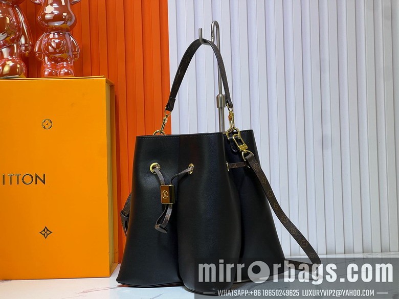 1:1 Louis Vuitton Bags Bloom M13843 16x21x21cm ss